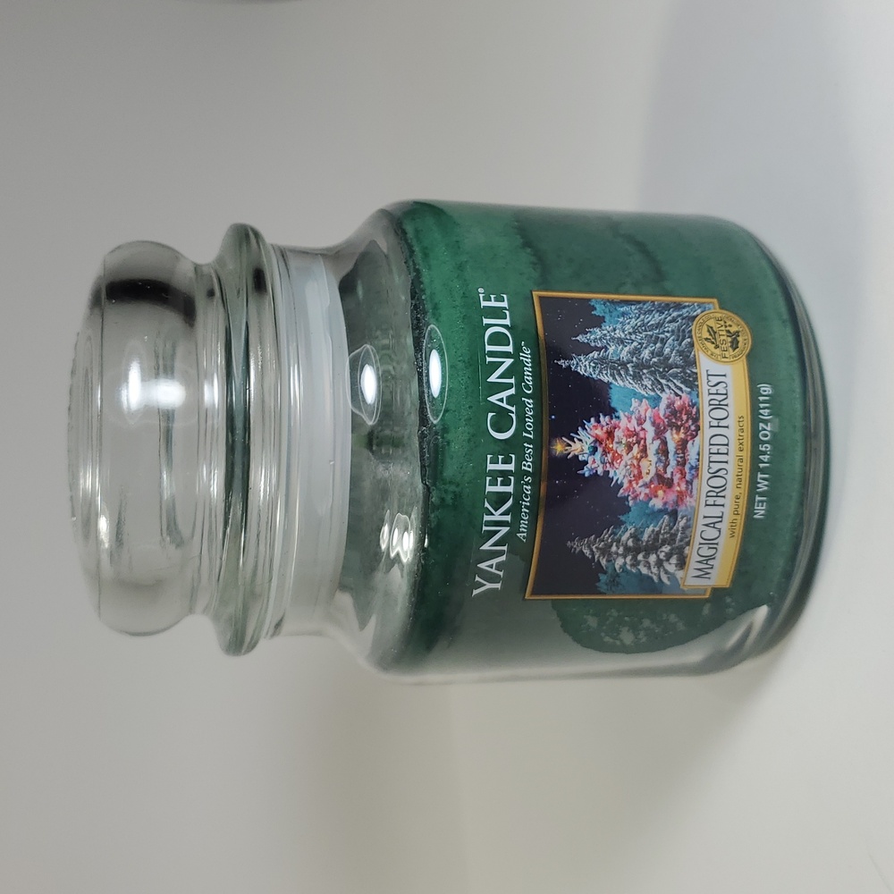 Yankee Candle "Magical Frosted Forest" Medium Jar Candle